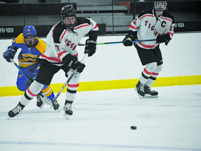 SECTION 3A BOYS HOCKEY Strong start lifts Windom Area past Marshall in